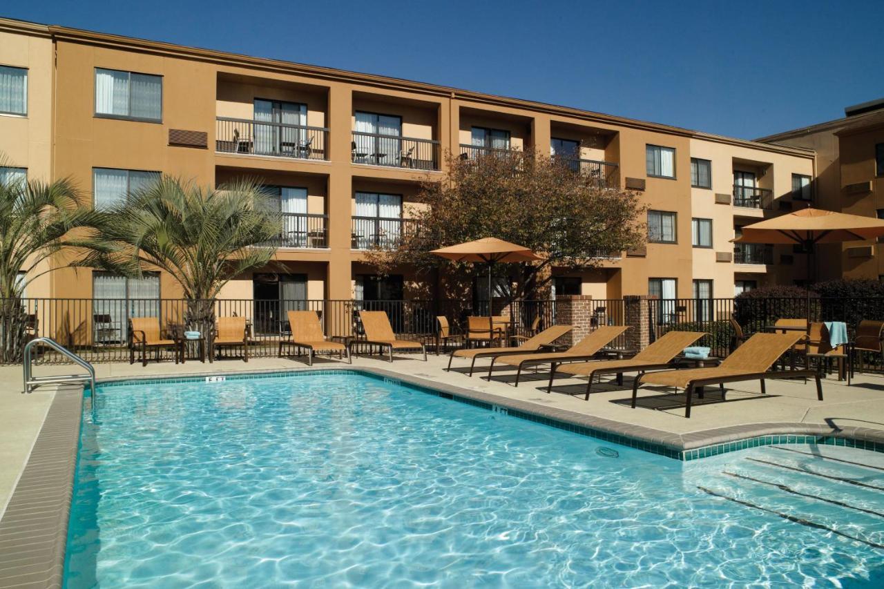 Courtyard By Marriott Macon Hotel Exterior photo