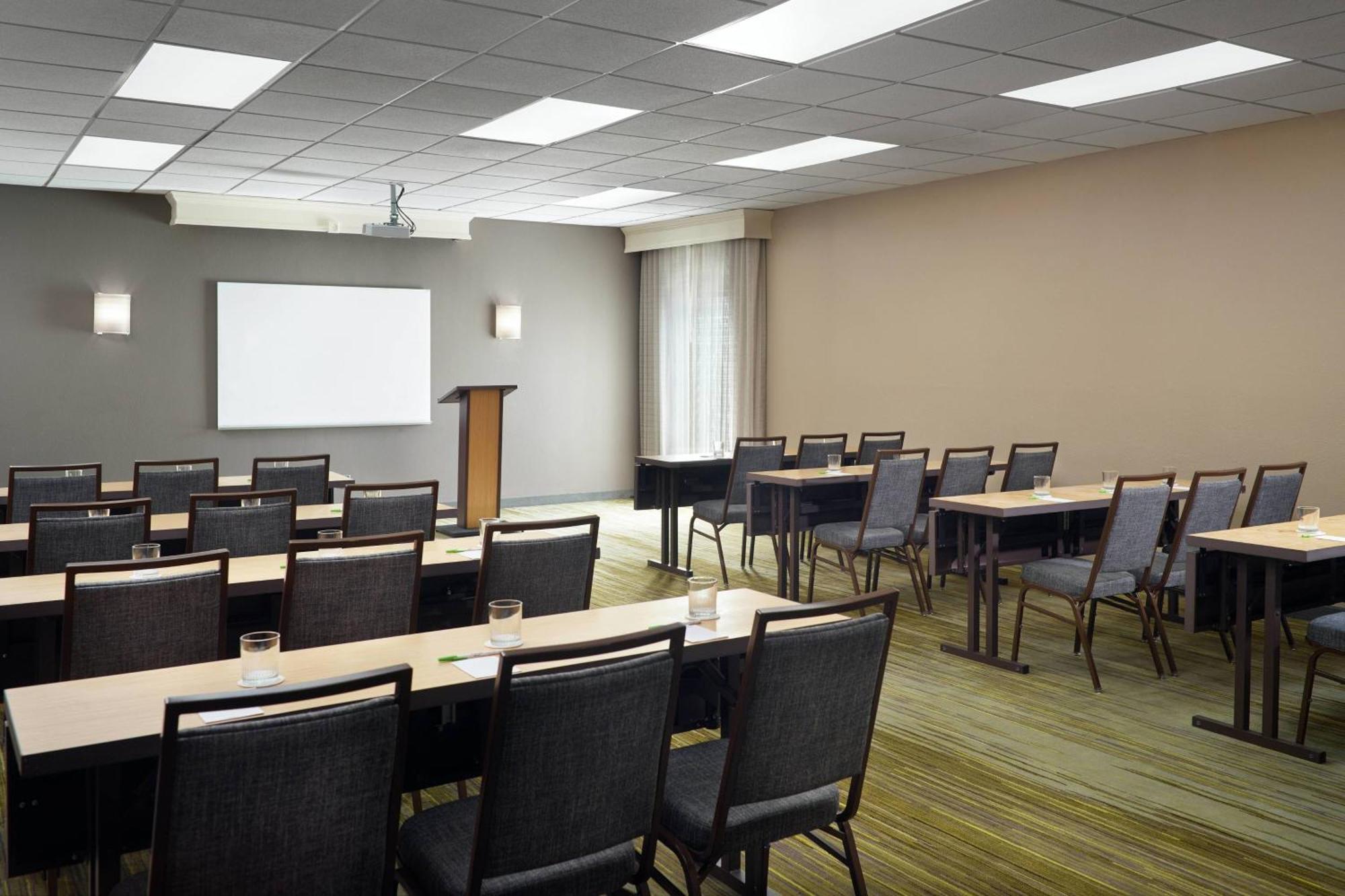 Courtyard By Marriott Macon Hotel Exterior photo