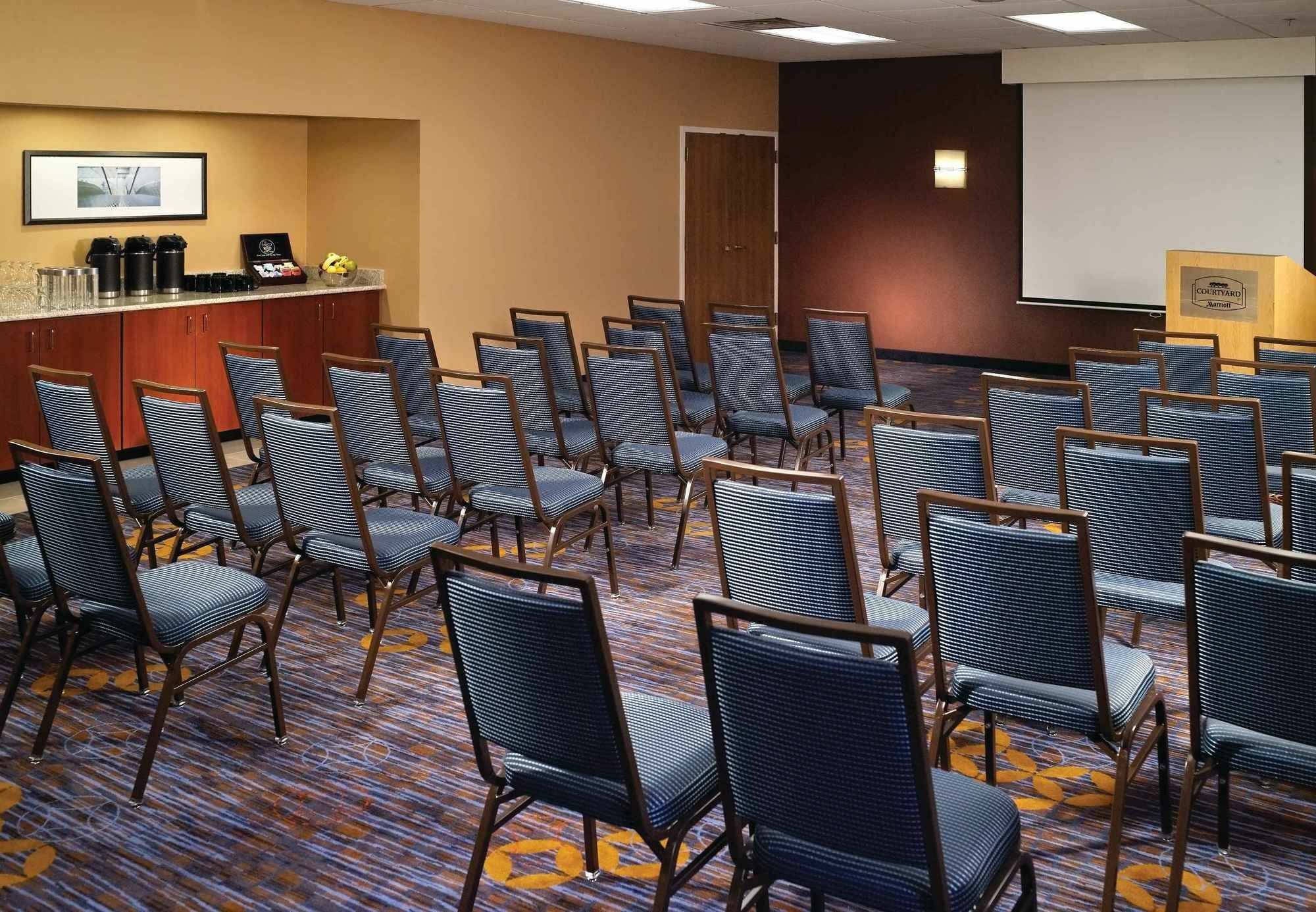 Courtyard By Marriott Macon Hotel Exterior photo